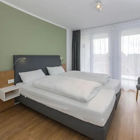 Deichhaeuser Anna Kueste Deichhaeuser Anna Kueste 6-31 בנסרסיל